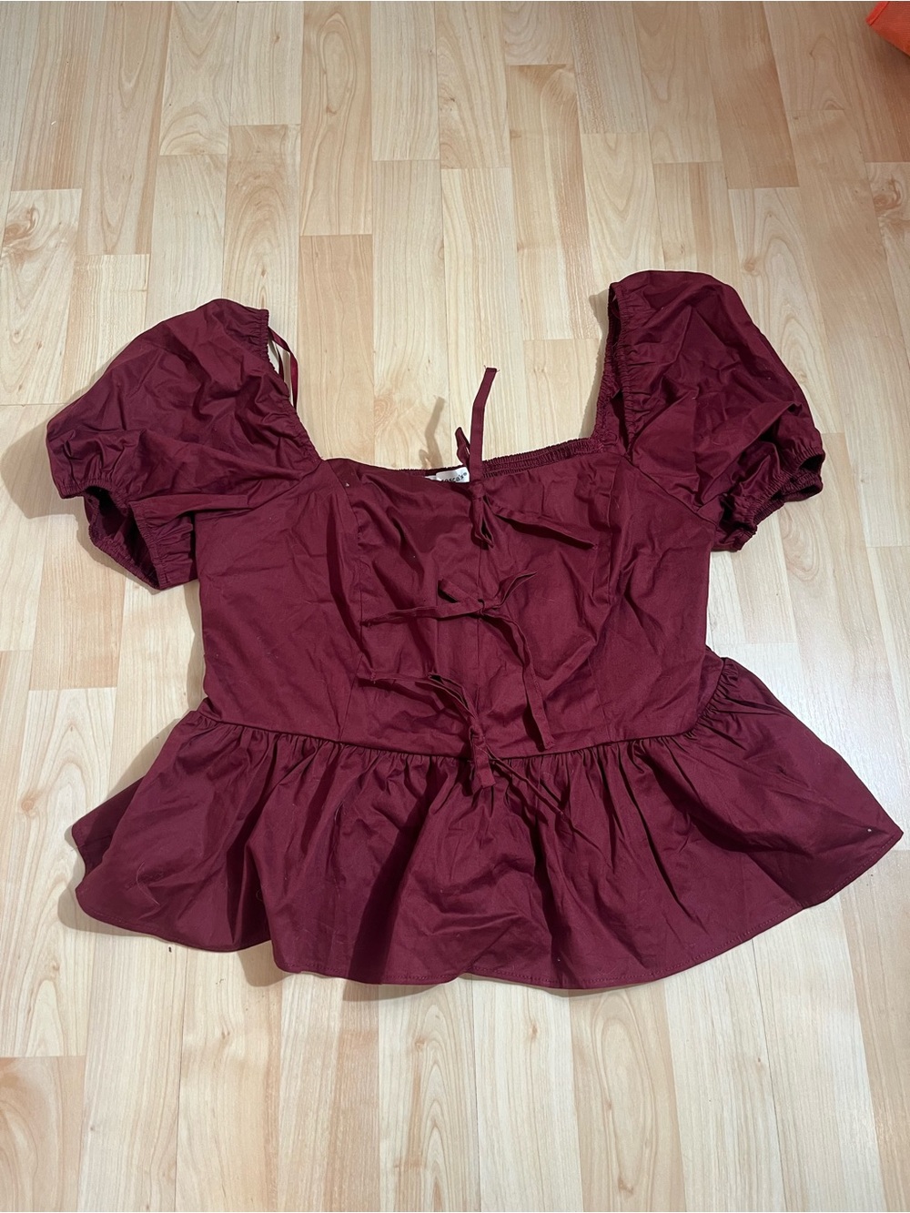 Francesca's cranberry blouse features a square neckline and bows size XL NWT